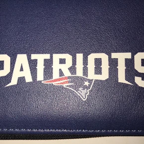 NWT NFL Patriots Wristlet/Wallet - Picture 5 of 13